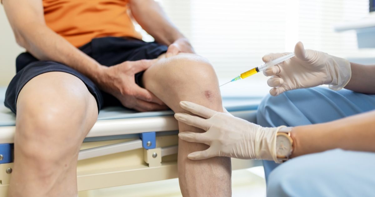 patient receiving knee injection 